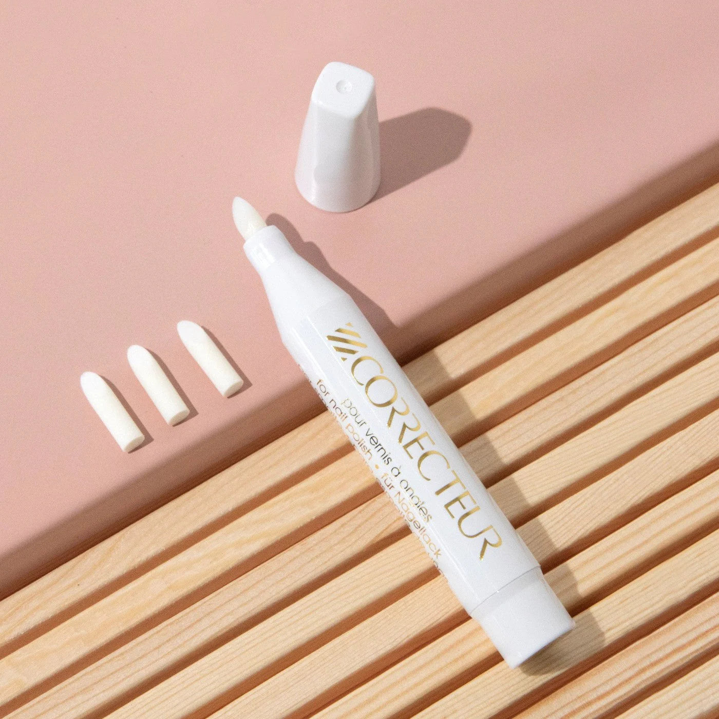 Düzeltici Taşmış Ojeler İçin Kalem